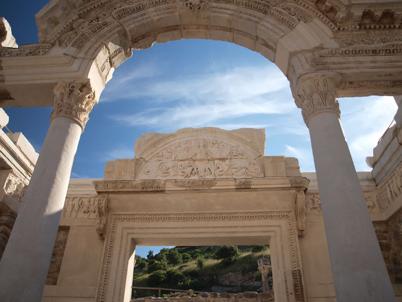 Глазами очевидцев: храм Адриана. Эфес